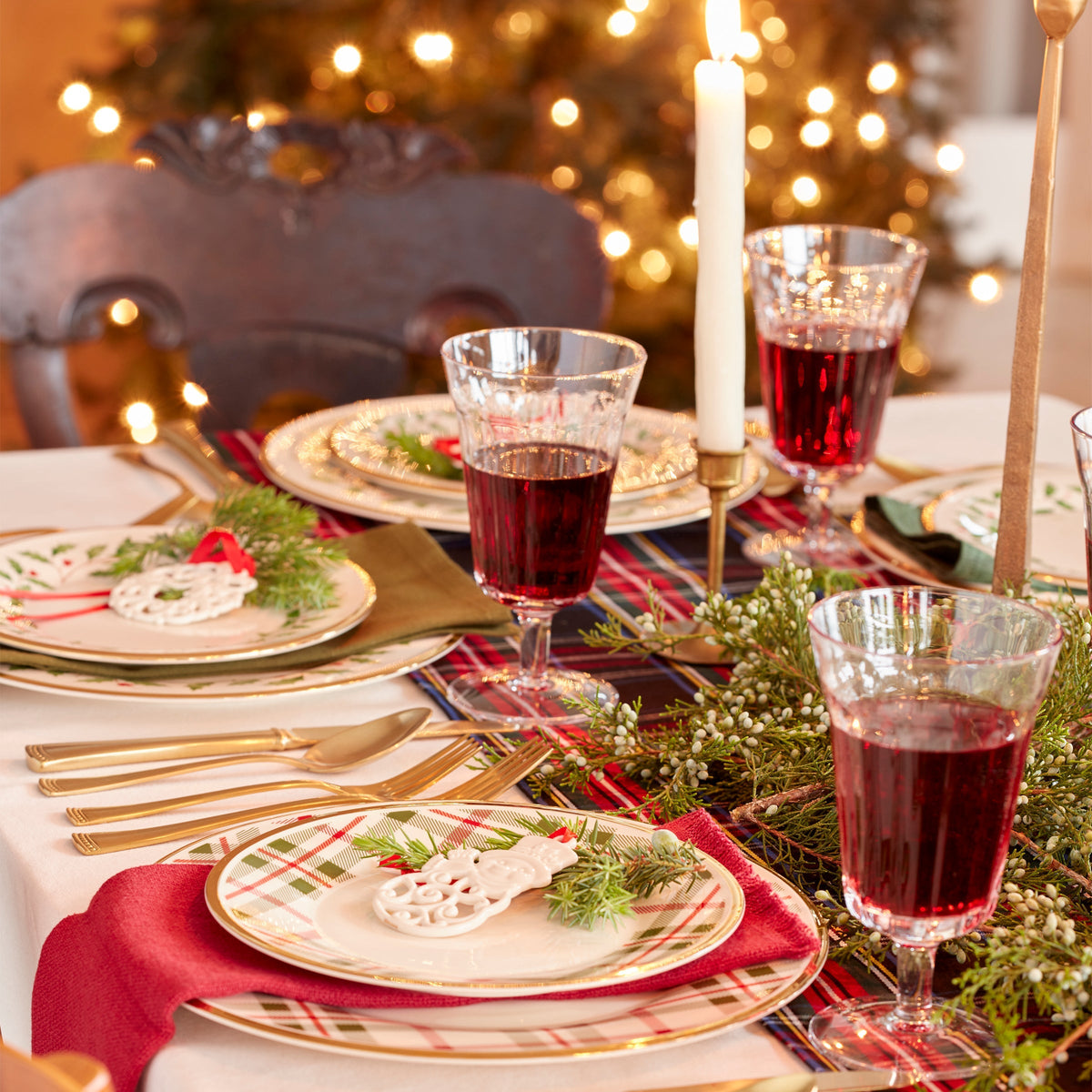 Holiday Plaid Dinner Plates, Set of 4