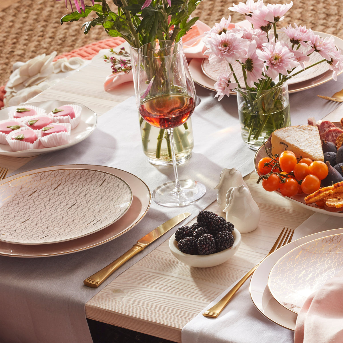 Trianna Blush 12-Piece Dinnerware Set