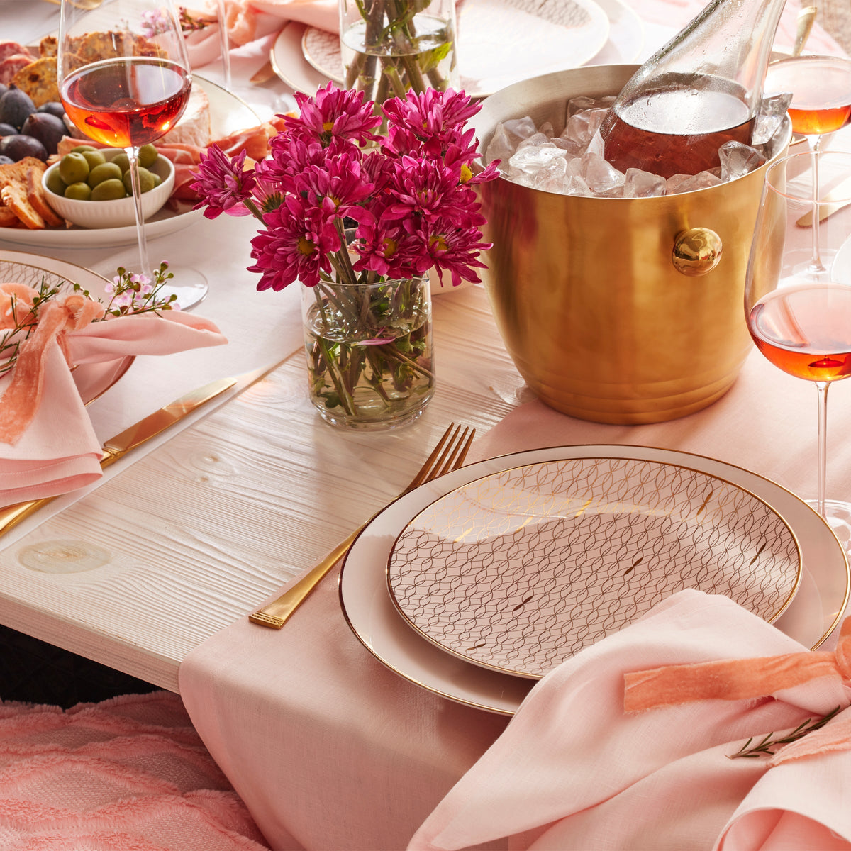 Trianna Blush 12-Piece Dinnerware Set