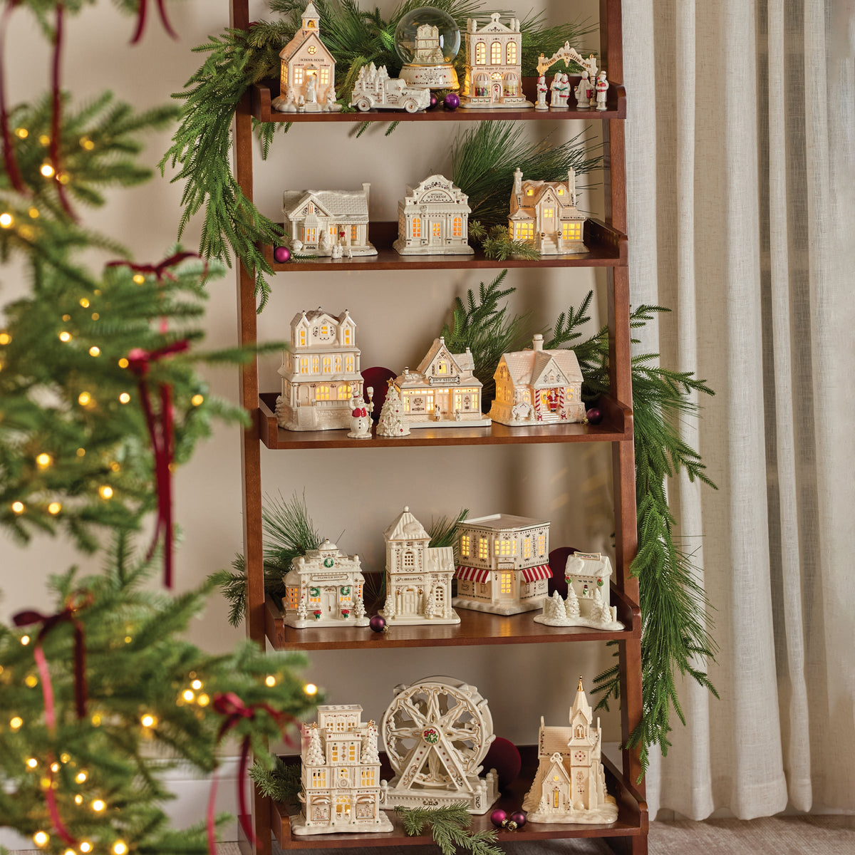 Mistletoe Park Lit Library Figurine