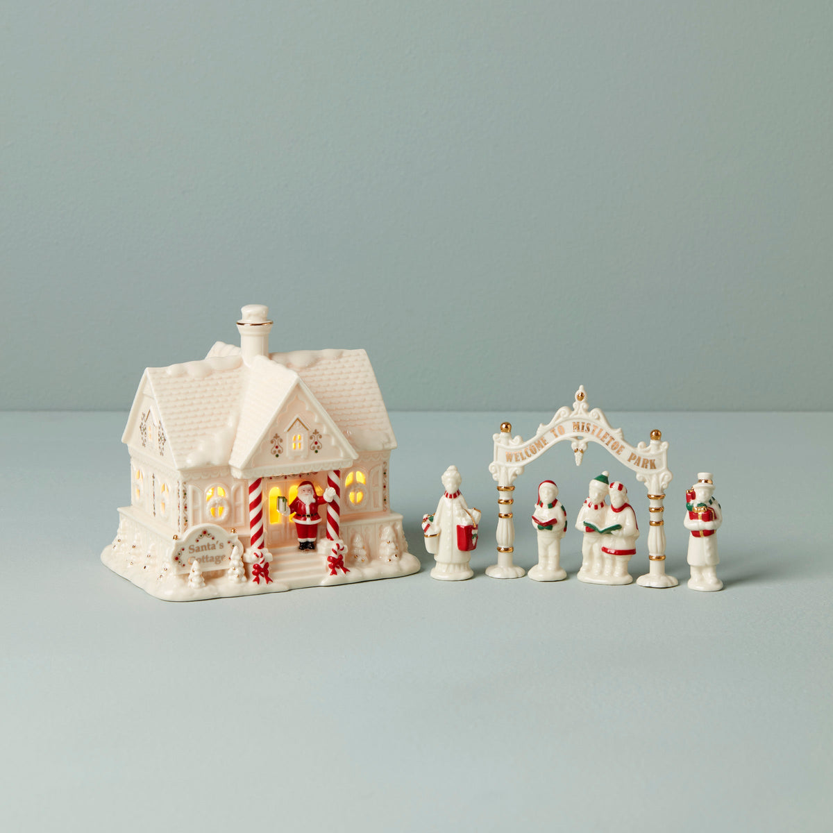 Mistletoe Park Lit Cottage & Caroler Figurine Set