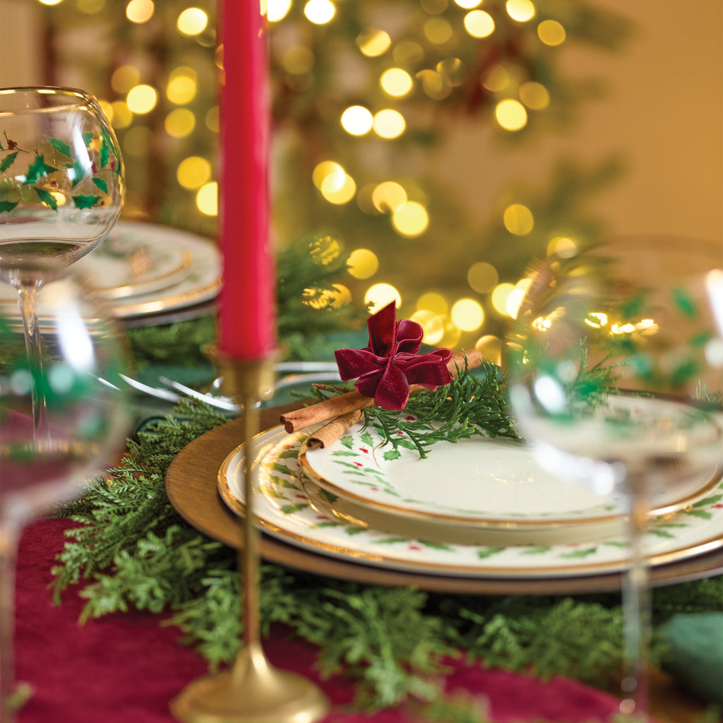 Holiday 18-Piece Dinnerware Set