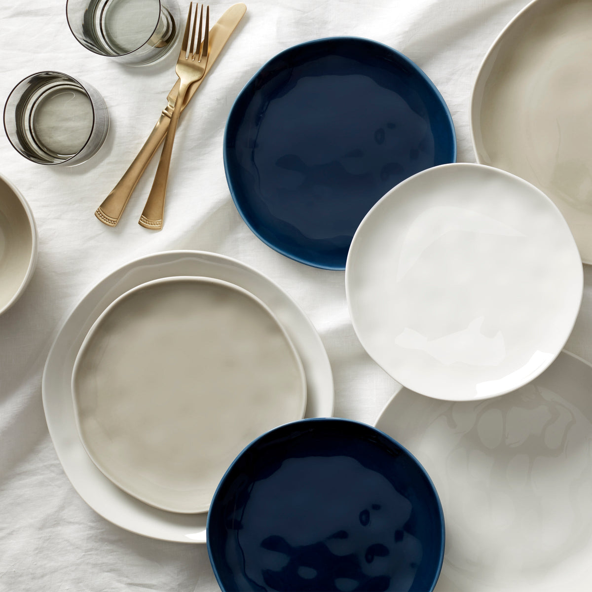Bay Colors White Dinner Plates, Set of 4