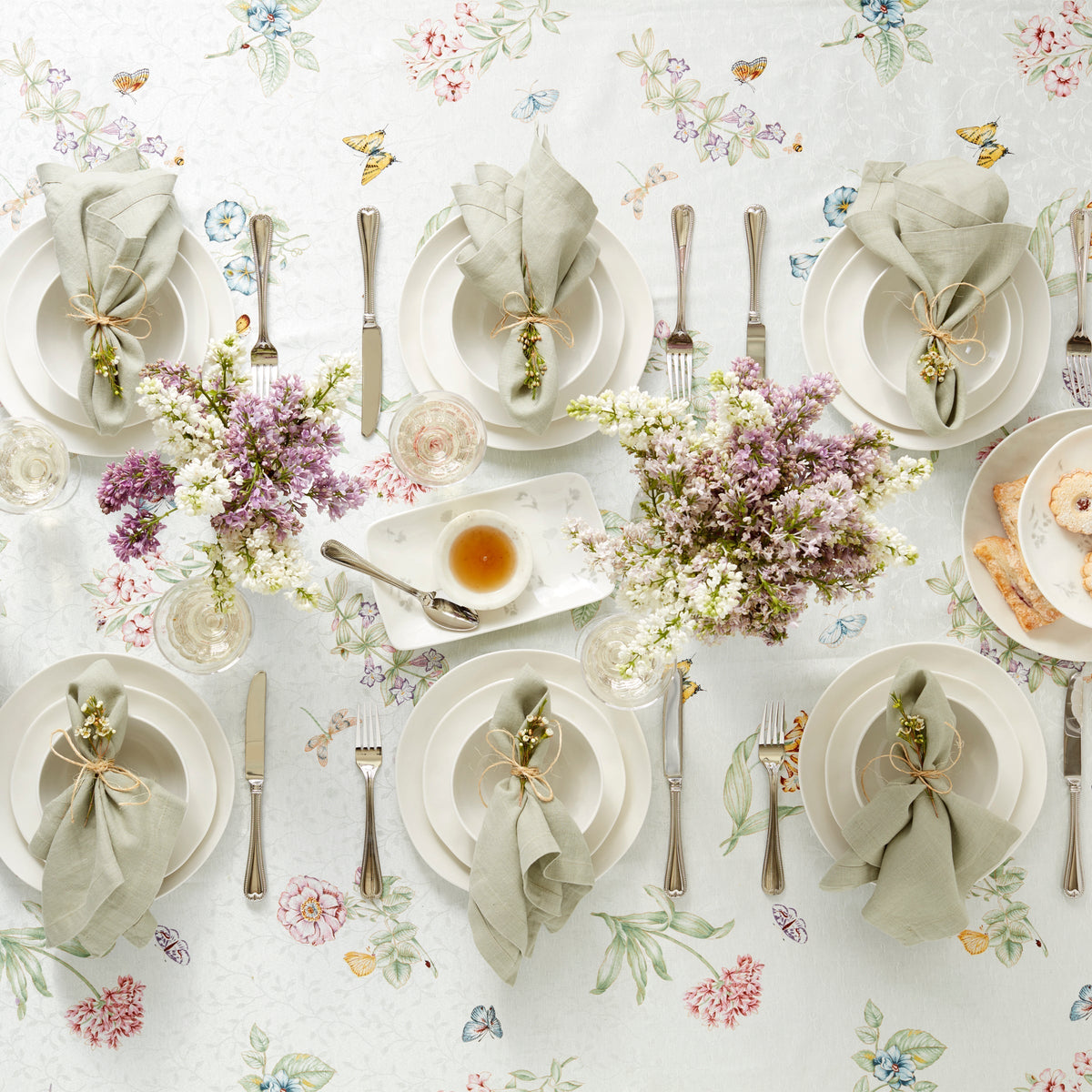 Bay Colors White Accent Plates, Set of 4