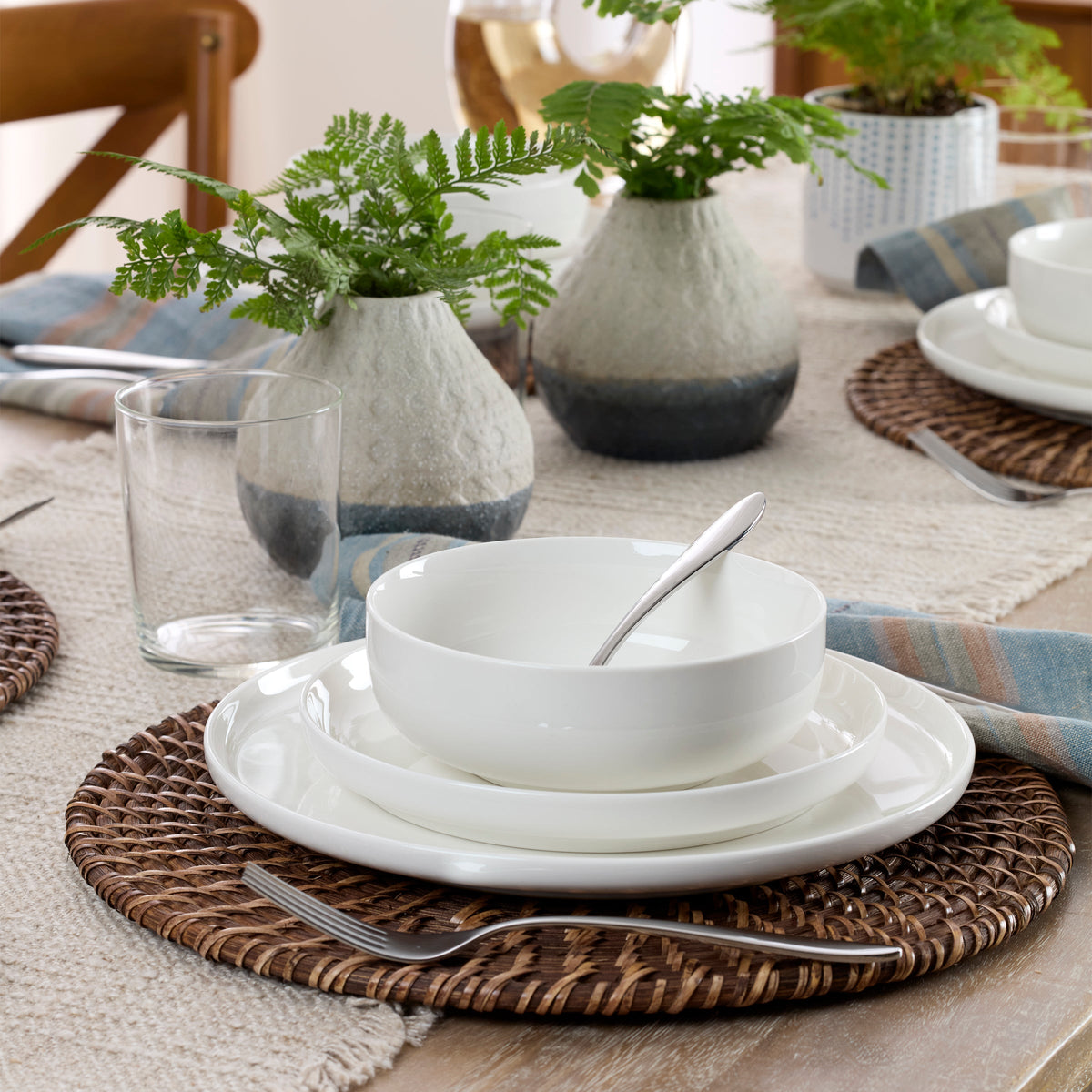 24 Seven White 18-Piece Dinnerware Set